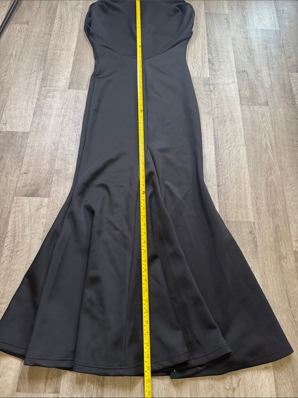 Elegant Black Strapless Mermaid Evening Dress - Picture 5 of 9